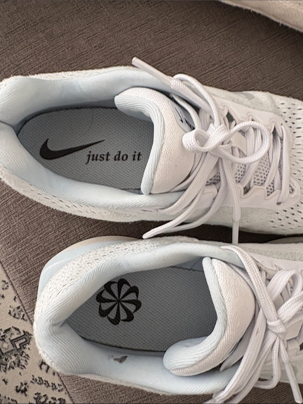 Nike Women's White and Light Blue Air Running Sneakers - Picture 4 of 8